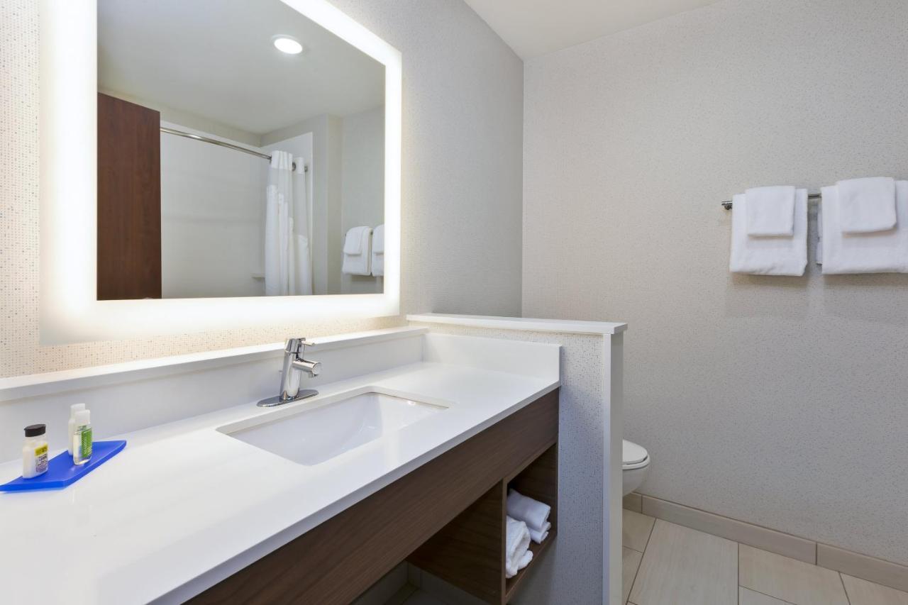 Holiday Inn Express & Suites - Painesville - Concord By Ihg Luaran gambar