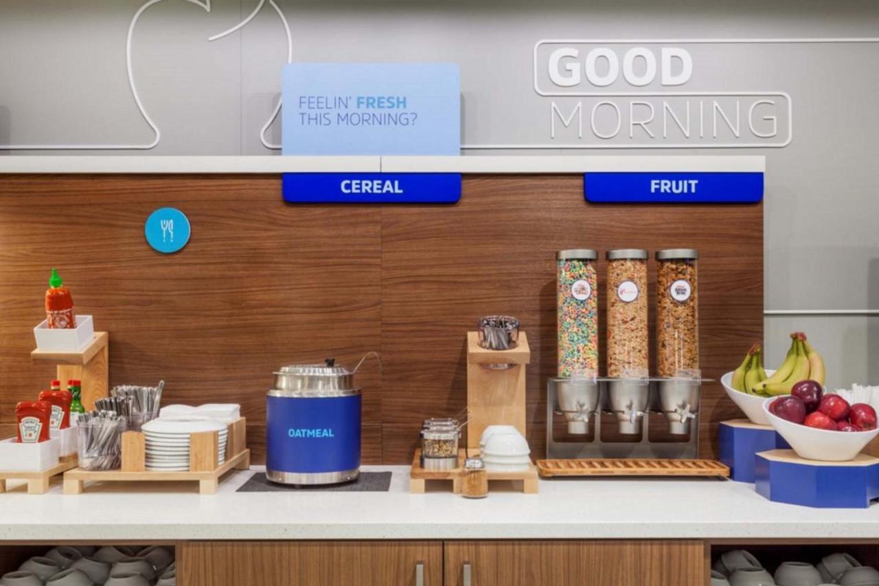 Holiday Inn Express & Suites - Painesville - Concord By Ihg Luaran gambar